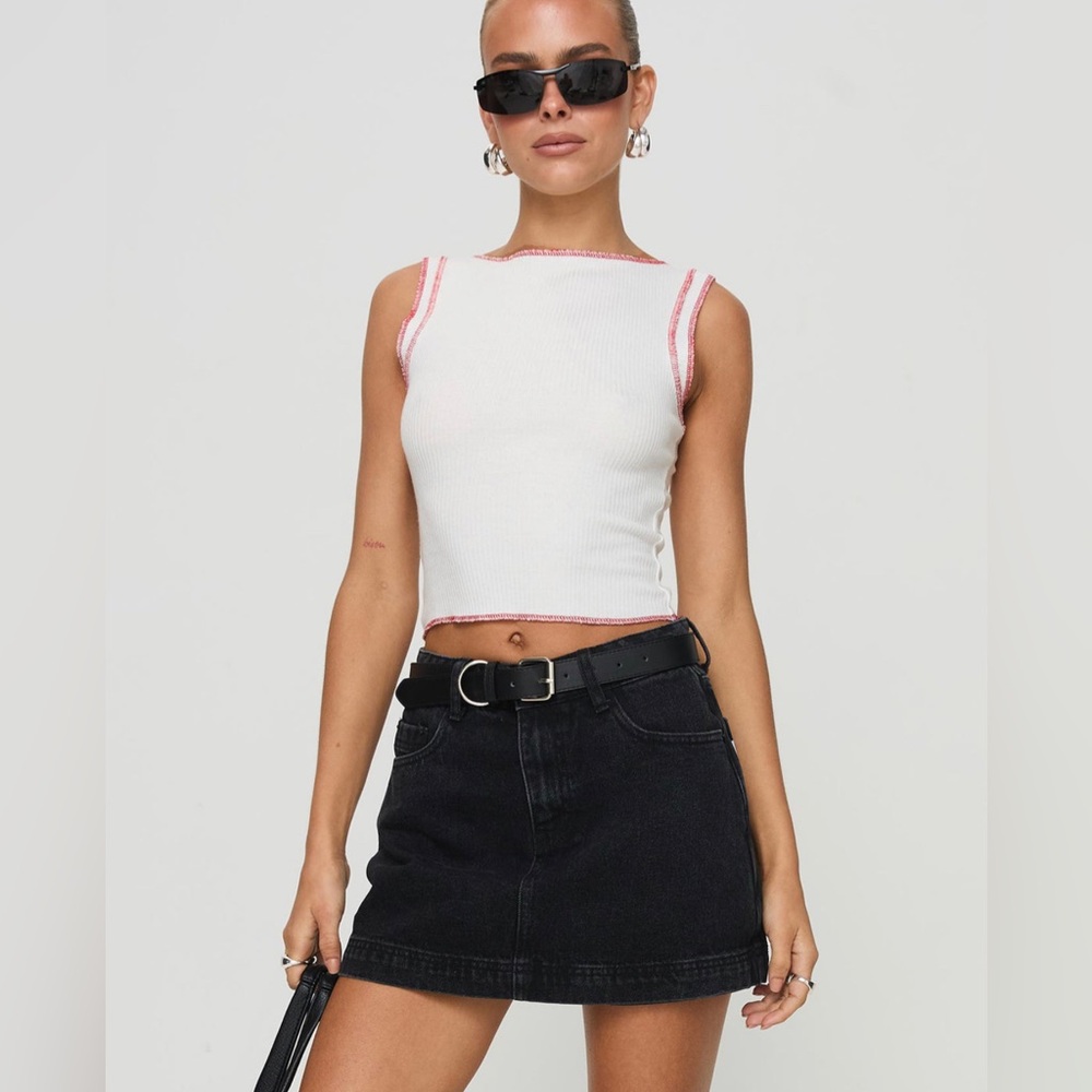 PRINCESS POLLY Black skort size 2